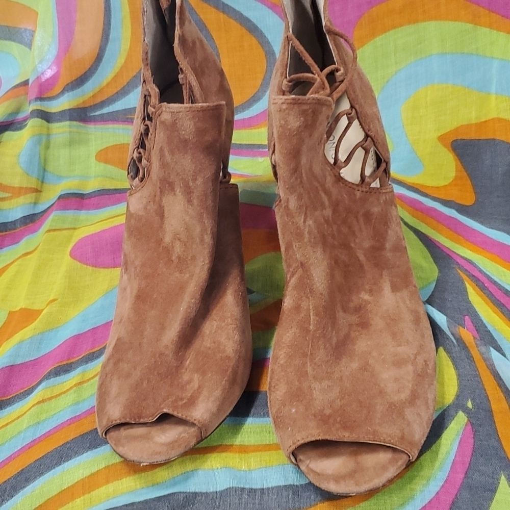 Antonio Melani Zippered Suede Heels SZ 10M